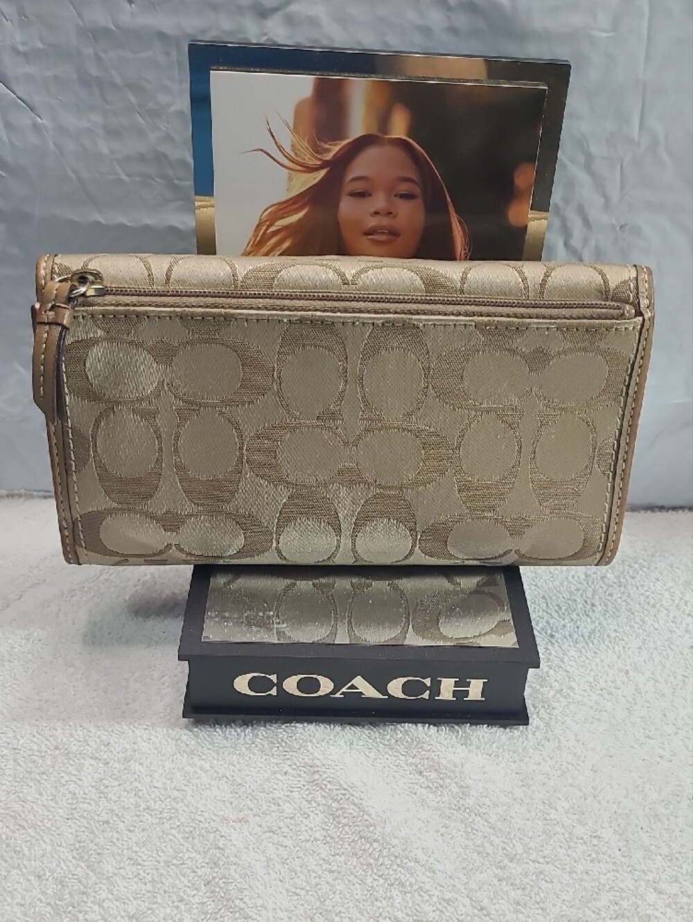 Coach Soho Beige Khaki Signature Jacquard Buckle Wallet - Picture 2 of 15